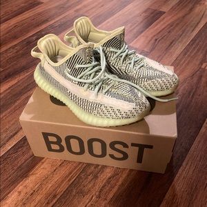 Yeezy 350 Yeezreel